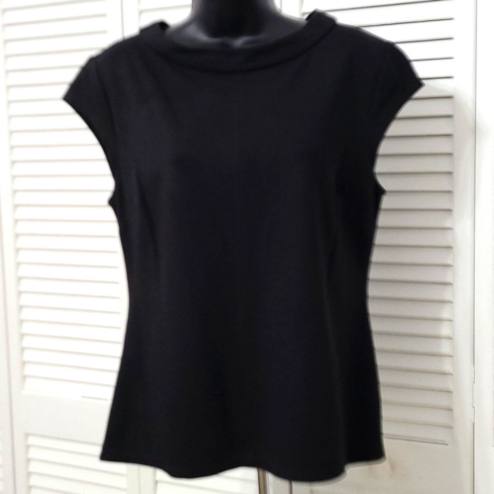 MED 7th Avenue New York & Company Design Studio Short Sleeve Round Collar Zipper